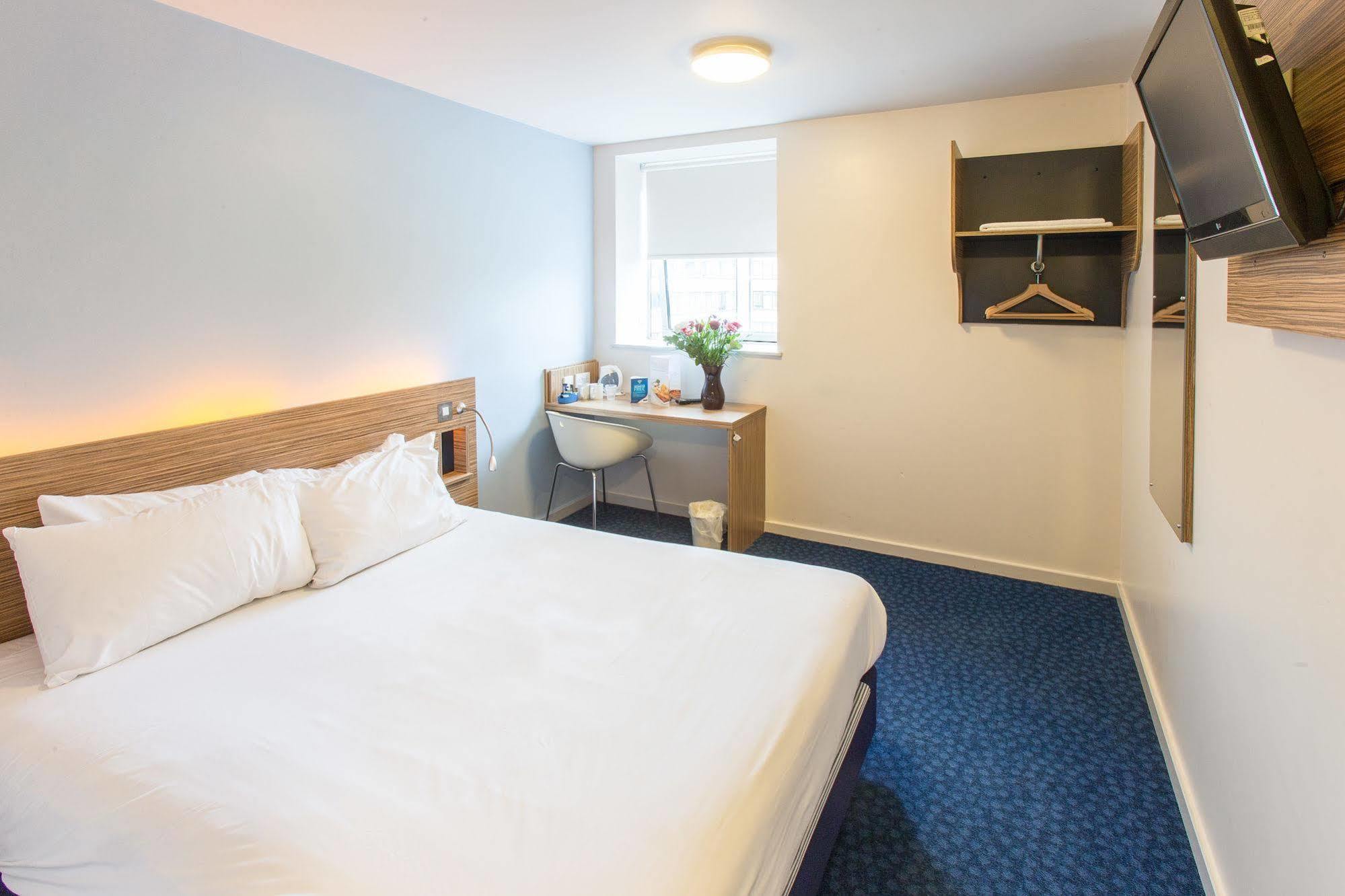 Redwings Lodge Wolverhampton Central Εξωτερικό φωτογραφία